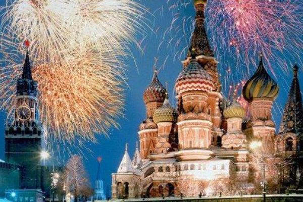 俄罗斯新年：庆祝新生，体验俄罗斯新年习俗
