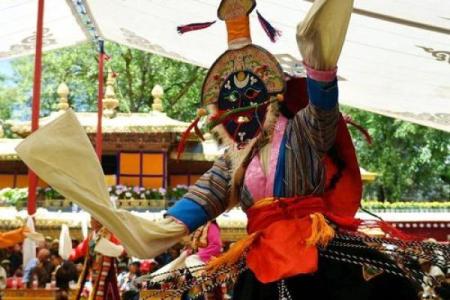 藏族雪顿节：美食狂欢、祈福祝安，感悟藏族文化