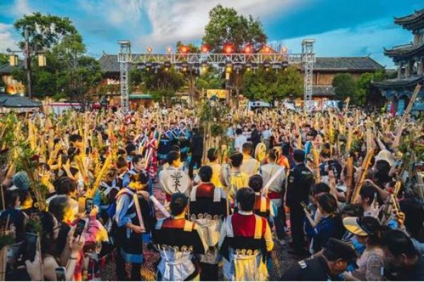 莽族火把节：点燃激情，探秘民族风情