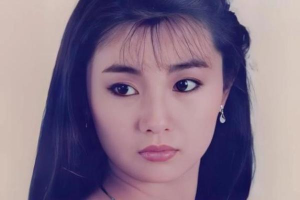 张曼玉的八字命理：揭开她人生的神秘面纱
